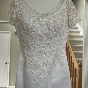 Elegant White Lace Dress